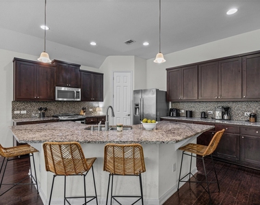 5524 Allamanda Dr - Photo Thumbnail 1
