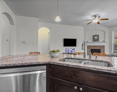 5524 Allamanda Dr - Photo Thumbnail 5