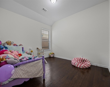 5524 Allamanda Dr - Photo Thumbnail 17