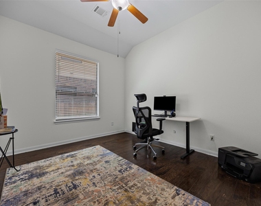 5524 Allamanda Dr - Photo Thumbnail 9