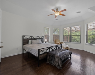 5524 Allamanda Dr - Photo Thumbnail 11
