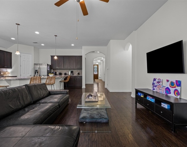 5524 Allamanda Dr - Photo Thumbnail 6