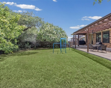 5524 Allamanda Dr - Photo Thumbnail 21
