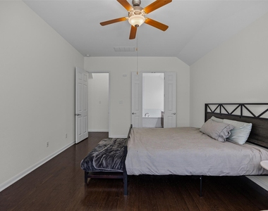 5524 Allamanda Dr - Photo Thumbnail 12