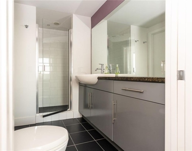 300 Bowie St - Photo Thumbnail 13