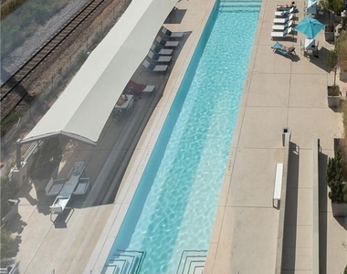 300 Bowie St - Photo Thumbnail 21