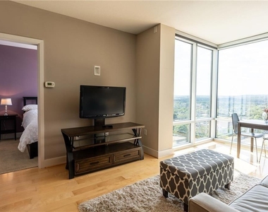 300 Bowie St - Photo Thumbnail 9