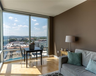 300 Bowie St - Photo Thumbnail 5