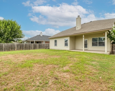 211 Hanstrom Dr - Photo Thumbnail 28