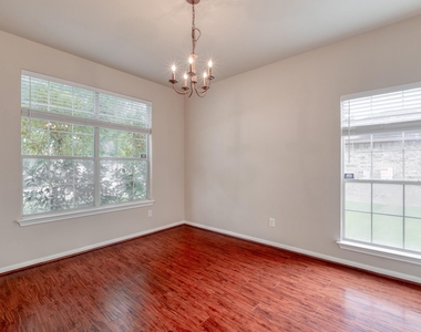 211 Hanstrom Dr - Photo Thumbnail 11