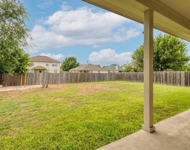 211 Hanstrom Dr - Photo Thumbnail 27