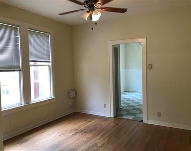 610 W 23rd St - Photo Thumbnail 2