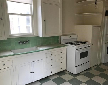 610 W 23rd St - Photo Thumbnail 3