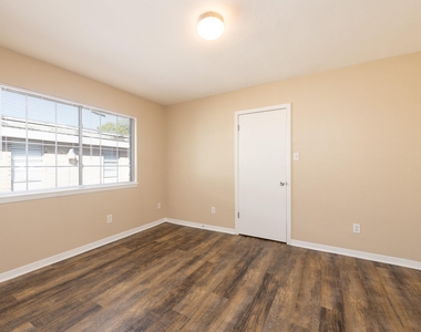 7300 Twin Crest Dr - Photo Thumbnail 7