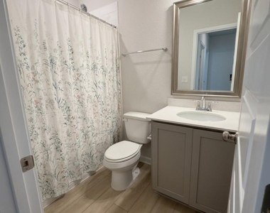8311 Springsteen Dr - Photo Thumbnail 17