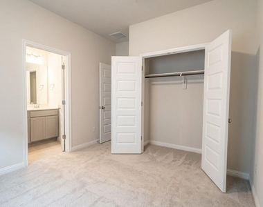 8311 Springsteen Dr - Photo Thumbnail 16
