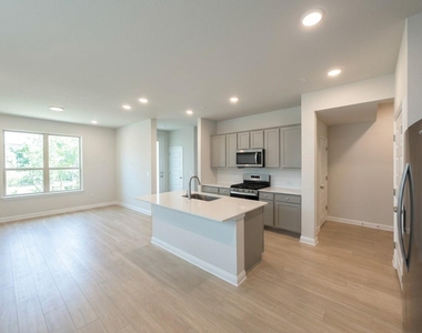 8311 Springsteen Dr - Photo Thumbnail 6