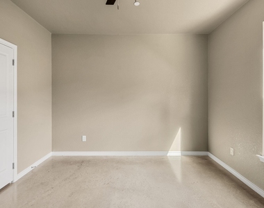 408 W Avenue C - Photo Thumbnail 20