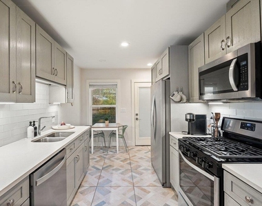 2702 Crest Ave - Photo Thumbnail 15