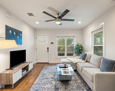 2702 Crest Ave - Photo Thumbnail 5