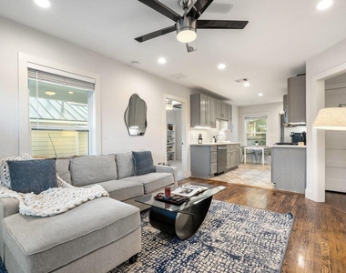 2702 Crest Ave - Photo Thumbnail 10
