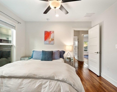 2702 Crest Ave - Photo Thumbnail 16