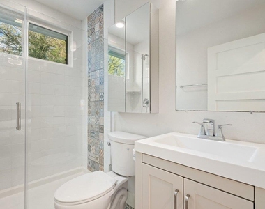 2702 Crest Ave - Photo Thumbnail 20