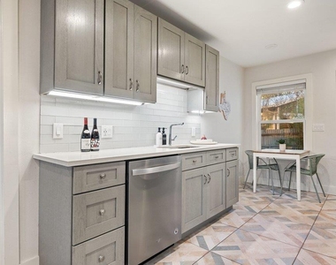 2702 Crest Ave - Photo Thumbnail 13