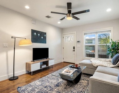 2702 Crest Ave - Photo Thumbnail 8