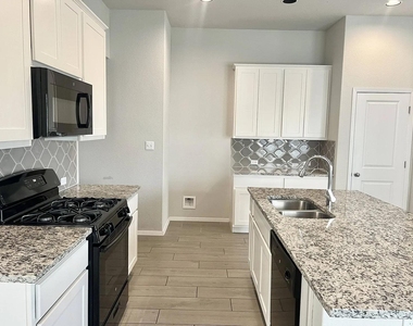 1340 Low Branch Ln - Photo Thumbnail 5