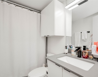 400 E 30th St - Photo Thumbnail 21