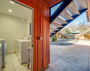 400 E 30th St - Photo Thumbnail 27