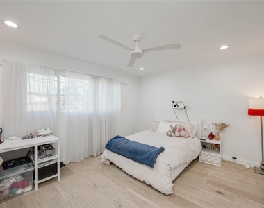 400 E 30th St - Photo Thumbnail 22
