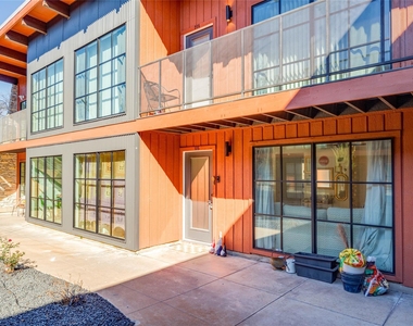 400 E 30th St - Photo Thumbnail 29