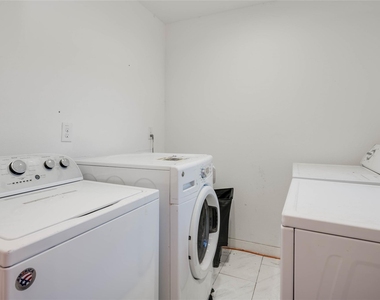 400 E 30th St - Photo Thumbnail 26