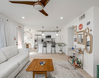 400 E 30th St - Photo Thumbnail 2