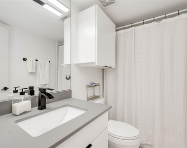 400 E 30th St - Photo Thumbnail 25