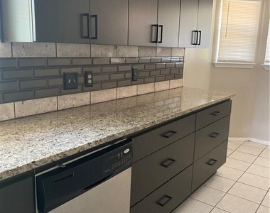11915 Rosethorn Dr - Photo Thumbnail 7