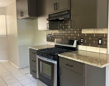 11915 Rosethorn Dr - Photo Thumbnail 6