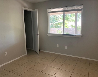 11915 Rosethorn Dr - Photo Thumbnail 8