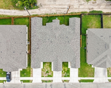 410 W Avenue C - Photo Thumbnail 32
