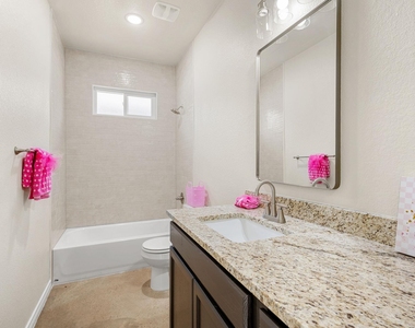 410 W Avenue C - Photo Thumbnail 22