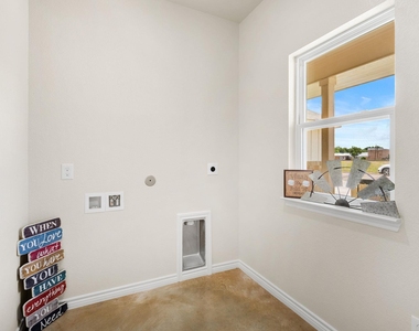 410 W Avenue C - Photo Thumbnail 24
