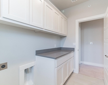 13800 Lyndhurst St - Photo Thumbnail 28