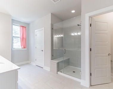 13800 Lyndhurst St - Photo Thumbnail 22