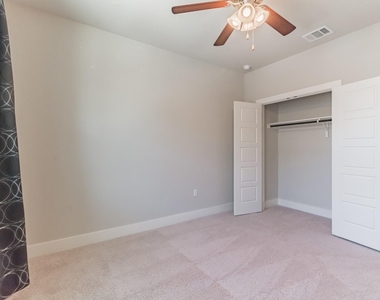 13800 Lyndhurst St - Photo Thumbnail 34