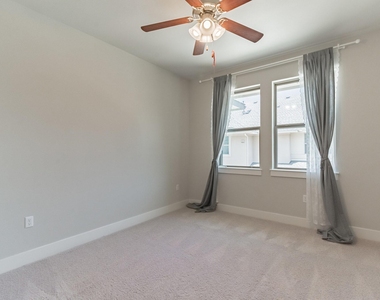 13800 Lyndhurst St - Photo Thumbnail 35