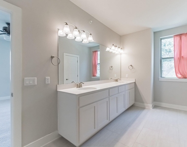 13800 Lyndhurst St - Photo Thumbnail 23