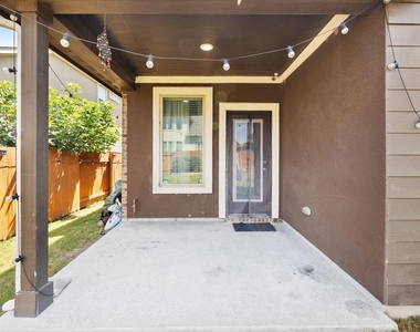 724 Pioneer Grv - Photo Thumbnail 35