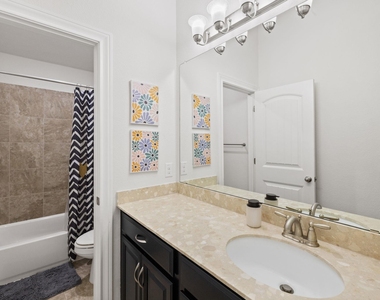 724 Pioneer Grv - Photo Thumbnail 29